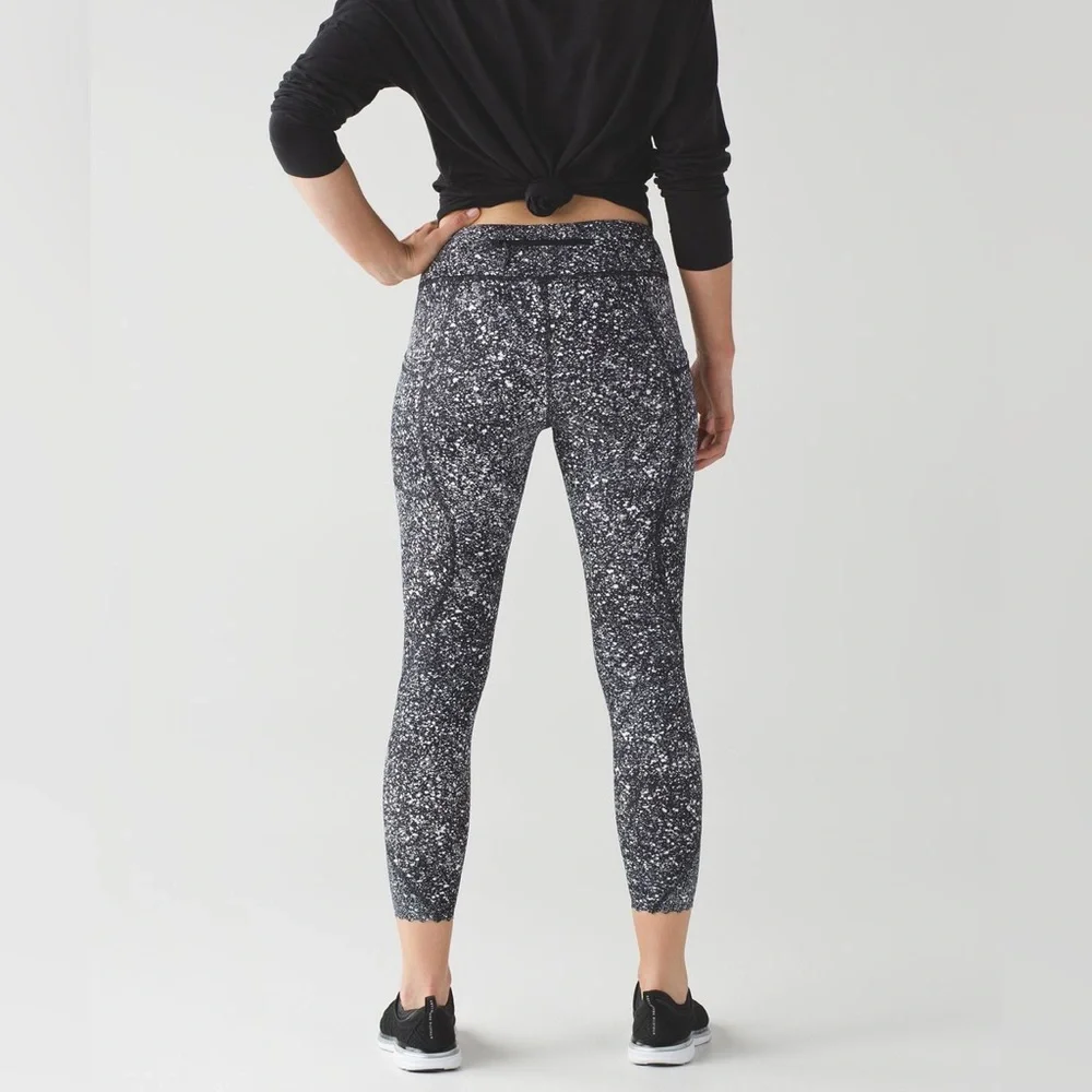 Lululemon Tight Stuff Tight II Splatter White Black / Black Size 8